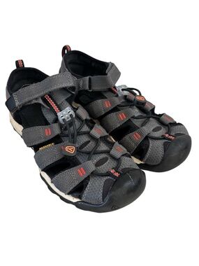 Keen Newport Neo H2 Big Kids Closed-Toe Sandals in Charcoal Gray